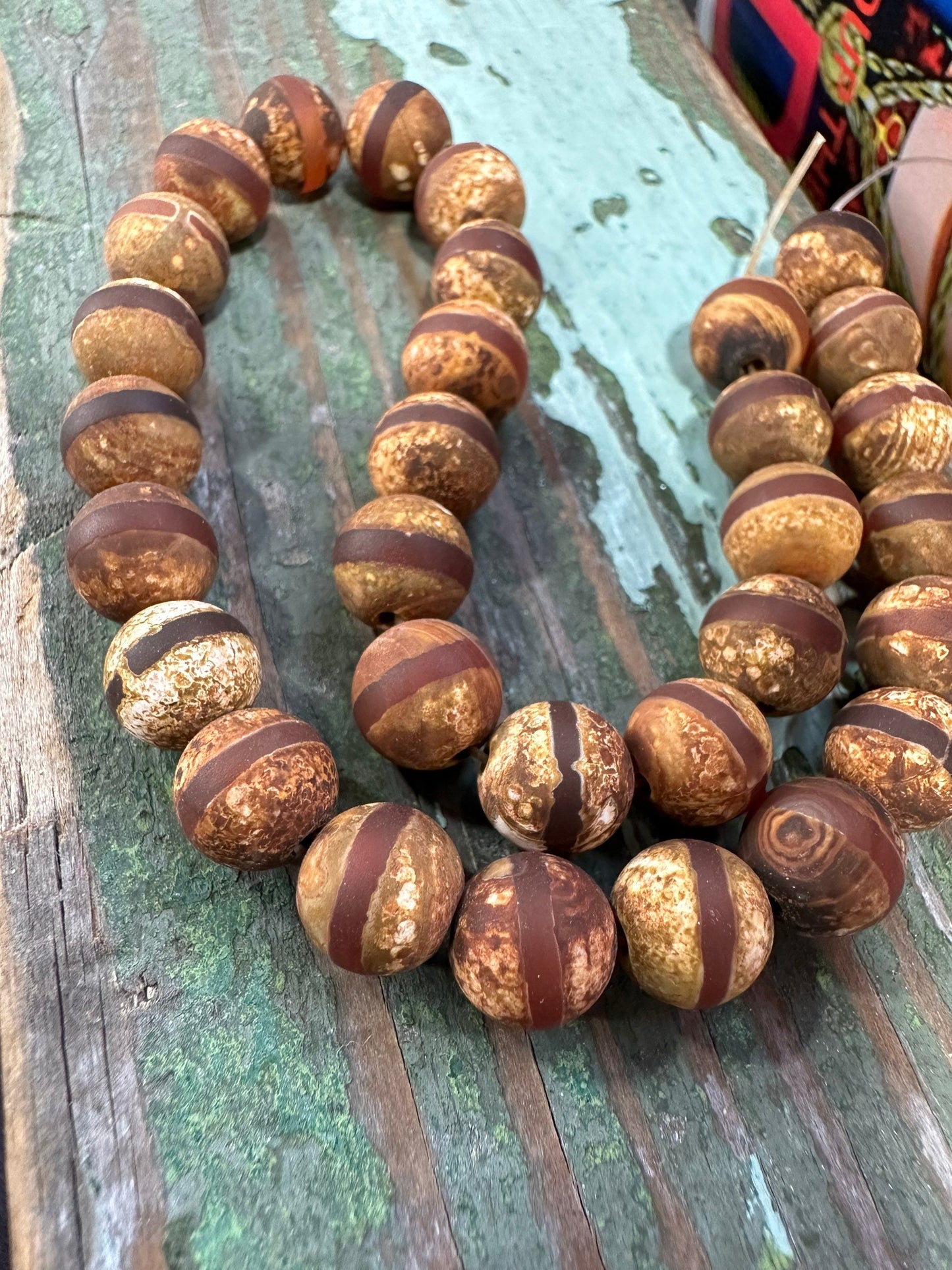4 X Tibetan Eye Beads Wood Brown Agate Gemstone Beads 8 mm / dzi Aged Agate Beads / Buddha Beads / Mala Agate Beads / Unusual Agate Beads