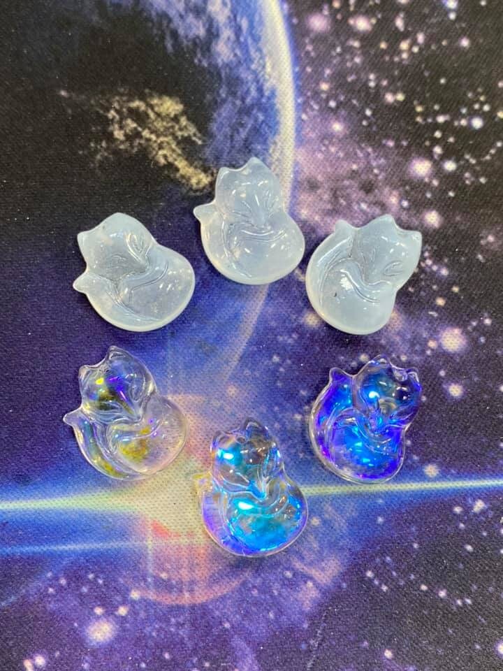 1 BEAD Adorable top drilled glass Foxes. Sweet for pendants or earrings. 18mm / Aurora Borealis or Palest Blue Frosted