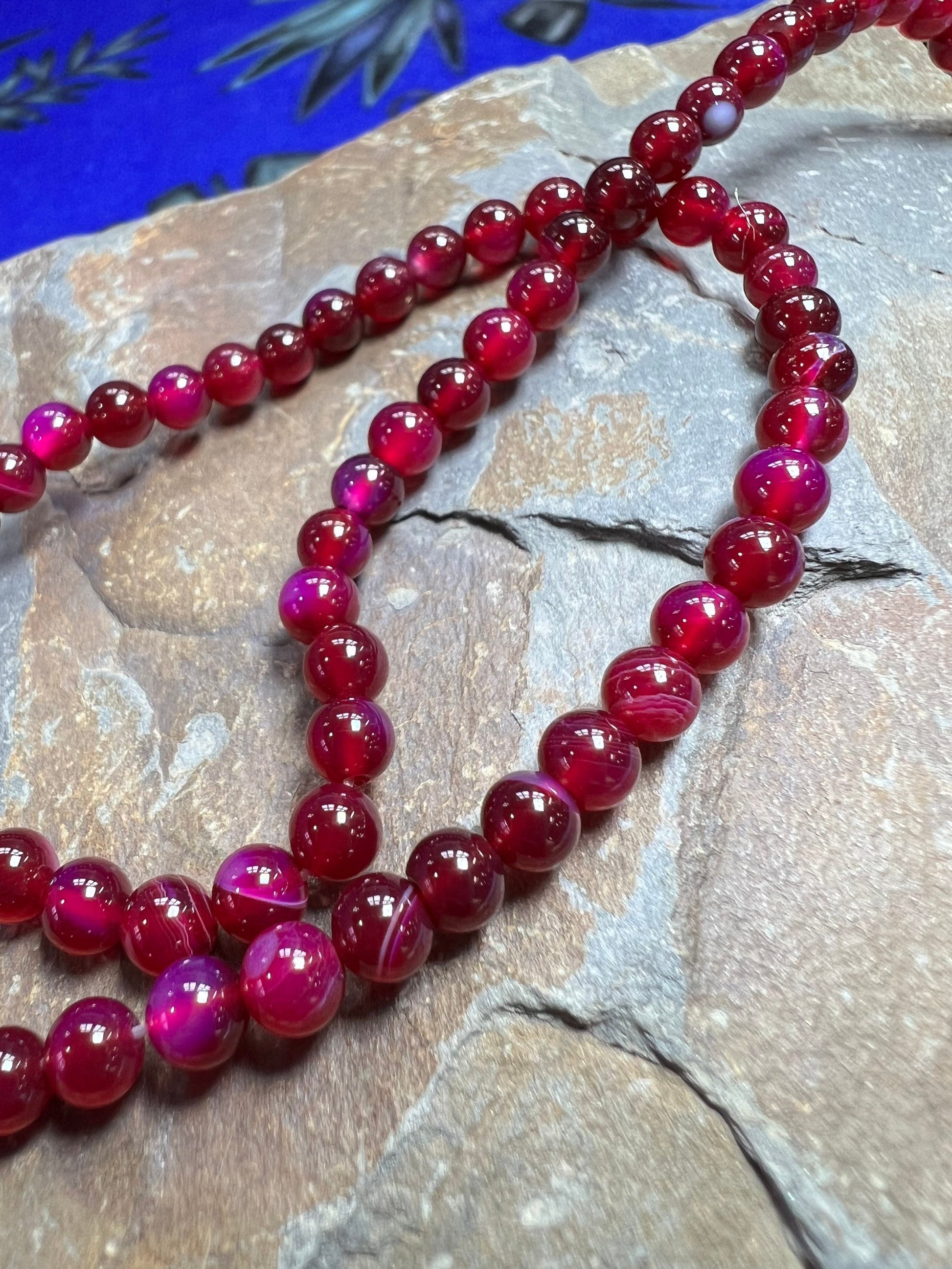 6 x bright Cerise pink Agate beads / Pink gemstone beads / small order beads / 4mm