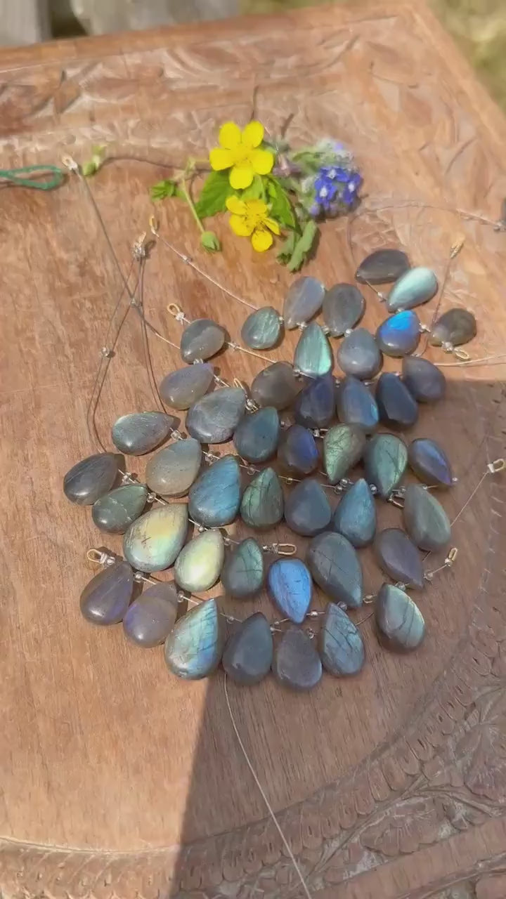 Set of 5 large focal Labradorite Flashy smooth rustic  handcut Briolette Teardrop Beads 14-18mm approx / Flashy Labradorite  100% Natural