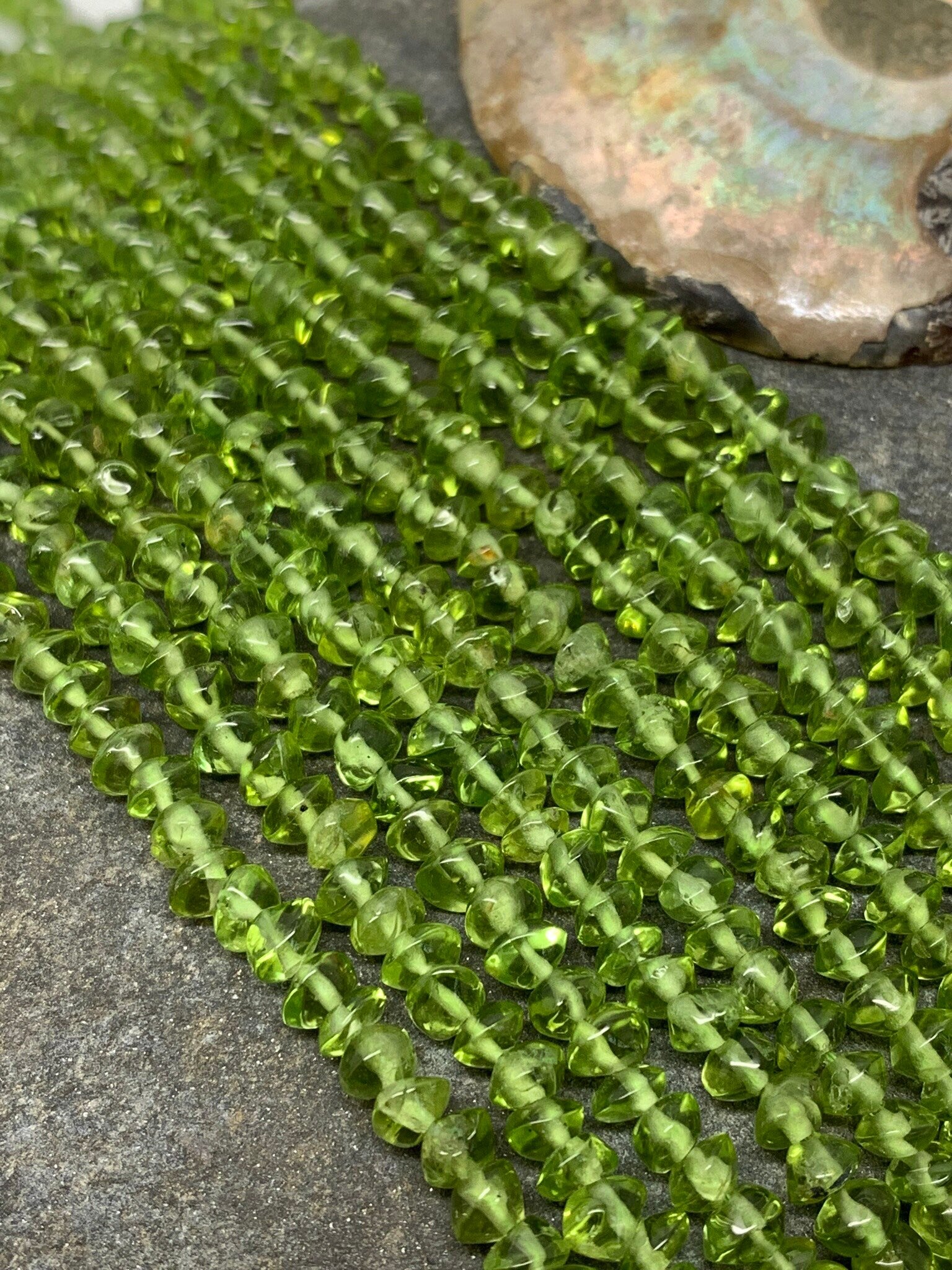 Rustic Natural green Handcut Peridot Green Rondelle Disc Button spacer Heishi Beads / Uneven Peridot Gemstone Beads/ 3-4 mm rustic cut