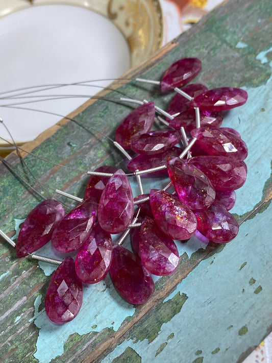 Amazing hand faceted Ruby Large Briolette Beads 20mm and Dyed Ruby Beads Jewellellry Making Red Gemstone 1 BEAD