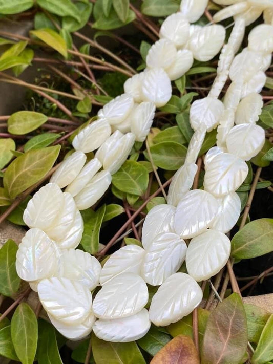 Beautiful Mother of Pearl carved Leaves Pearly beads 16mm MOP beads / shell beads double sided