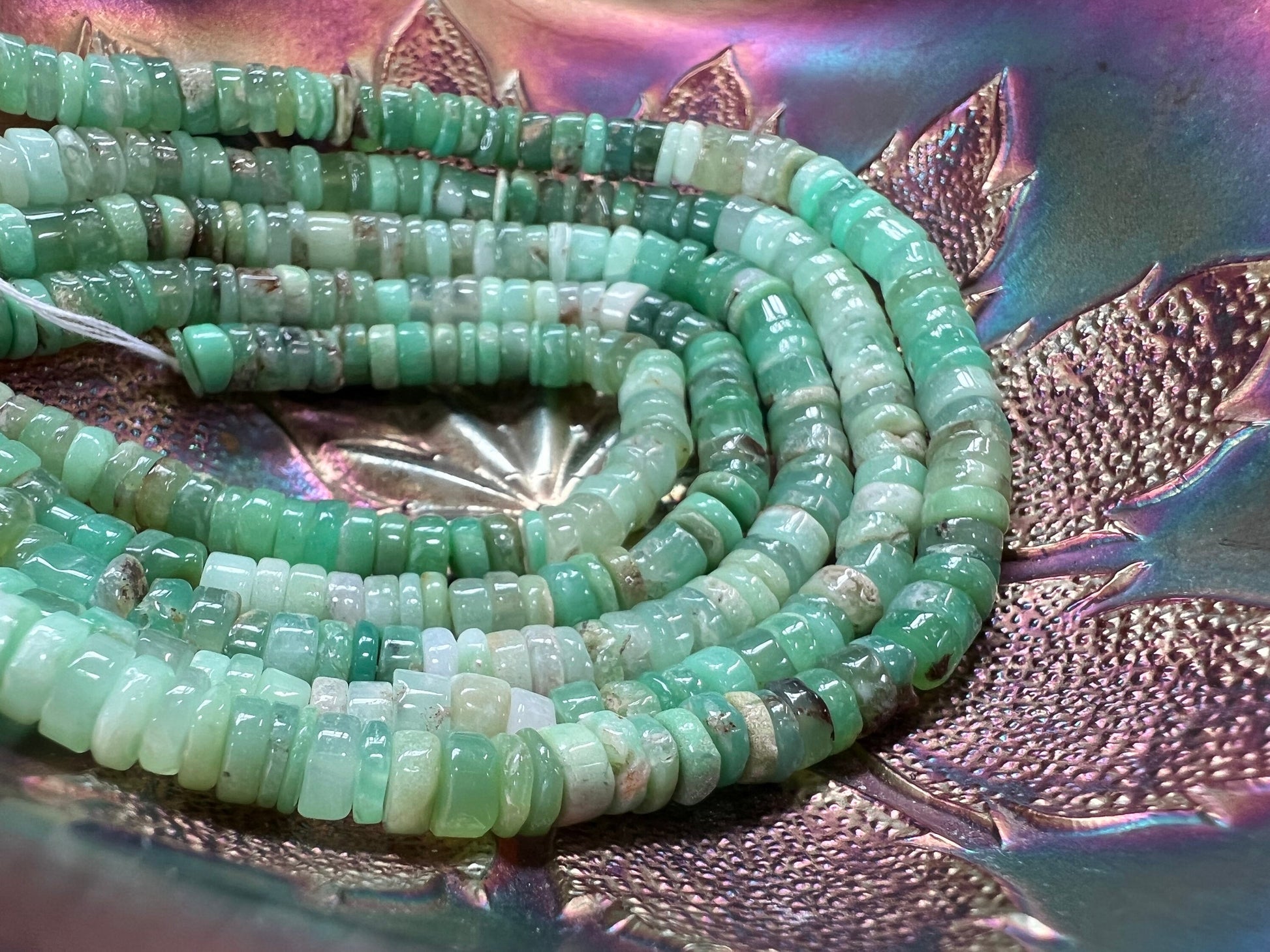 Rustic Handcut Natural Chrysoprase Green Rondelle smooth ROUND Heishi Beads / Gemstone Beads/ Approx 5-6mm