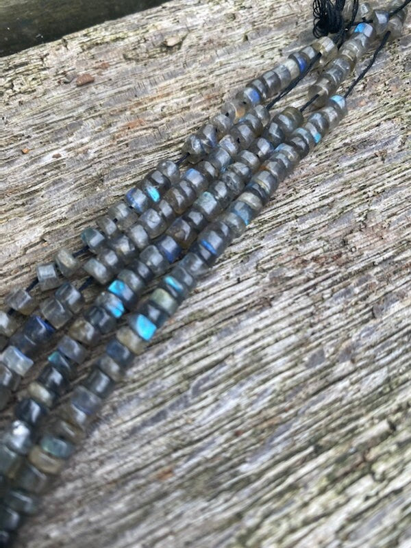 Rustic Labradorite Rondelle handmade Heishi Tyre Beads 4-5 mm aprx approx / Flashy Labradorite Beads 100% Natural Labradorite