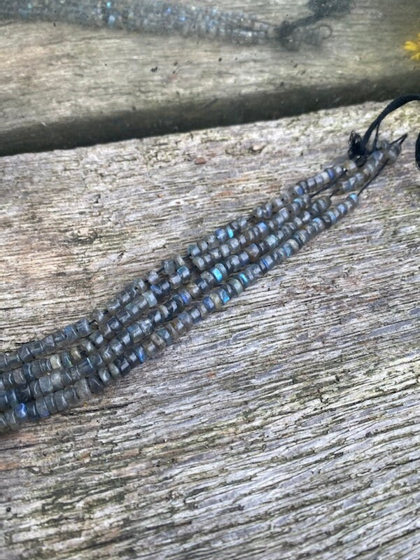 Rustic Labradorite Rondelle handmade Heishi Tyre Beads 4-5 mm aprx approx / Flashy Labradorite Beads 100% Natural Labradorite