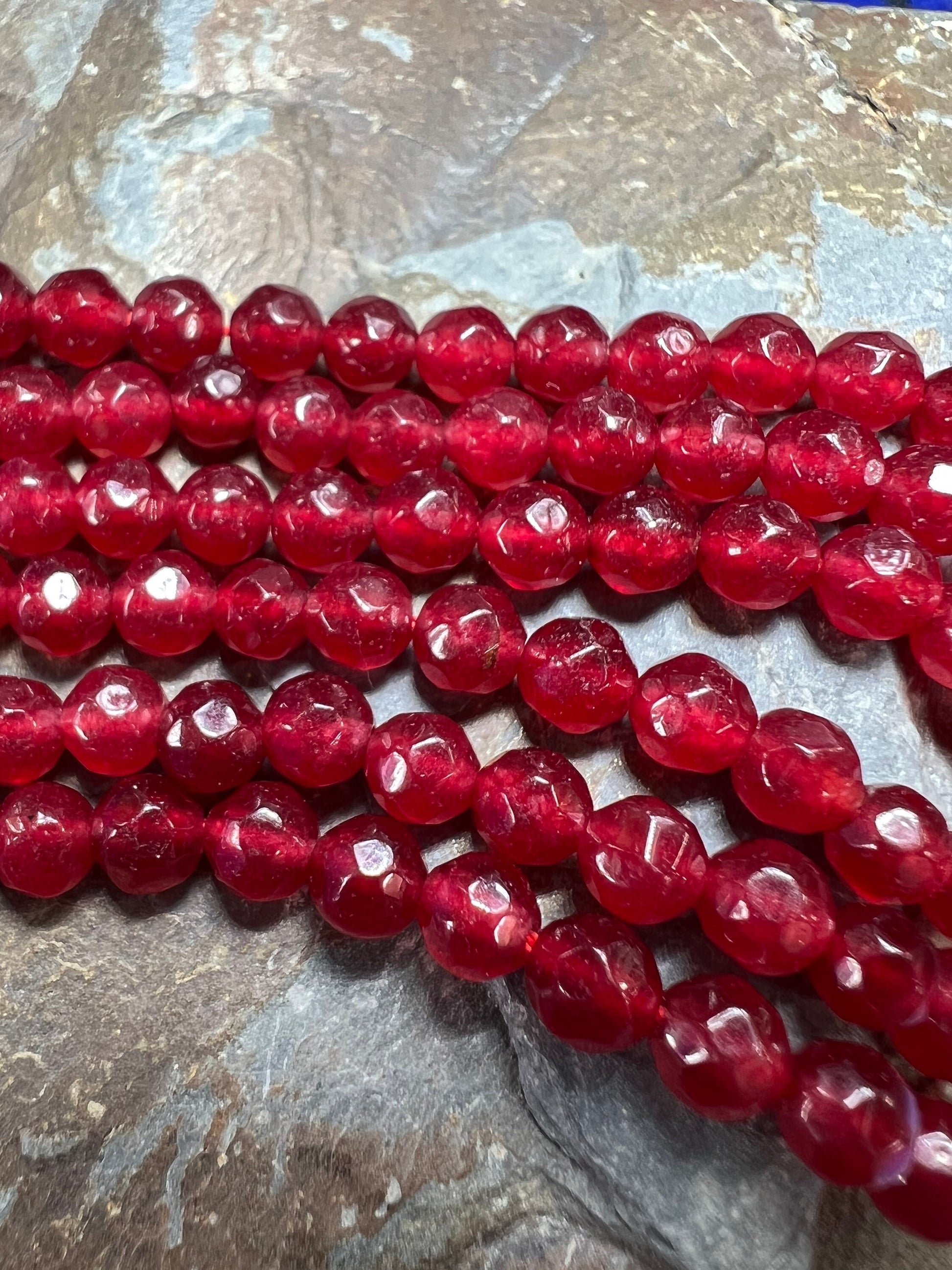 6 x Faceted Red Agate round beads 4mm / Agate Gemstone beads / 6 beads