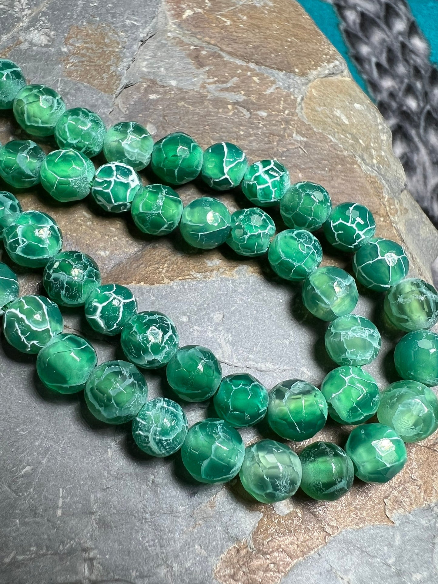 6 x bright Veined Green Faceted Agate beads / Green gemstone beads / small order beads / 6mm