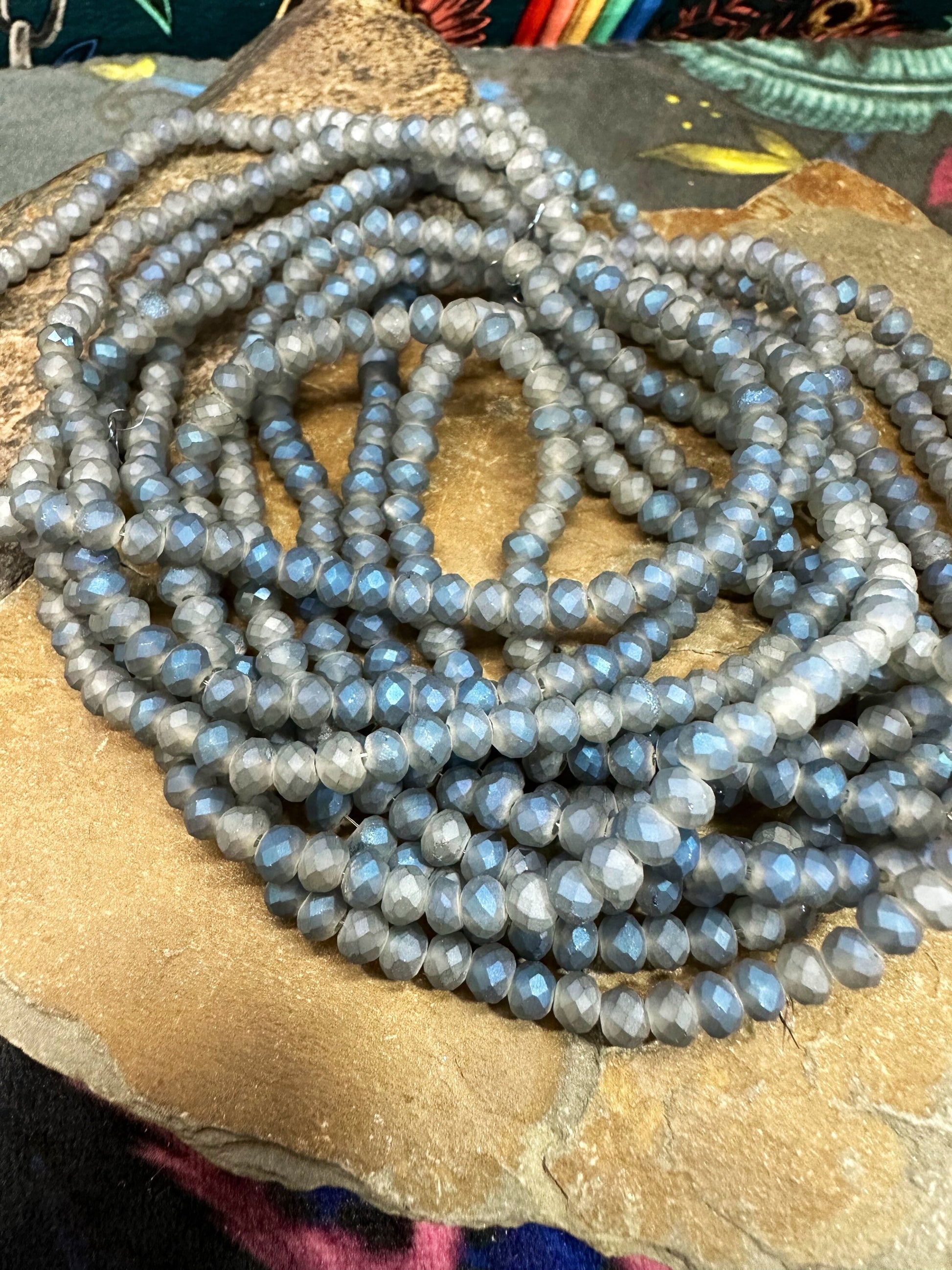 Two Tone matte blue faceted 4 mm crystal Beads / Crystal Glass Beads / Multi tonal coloured beautiful beads / Amazing beads / 6 beads
