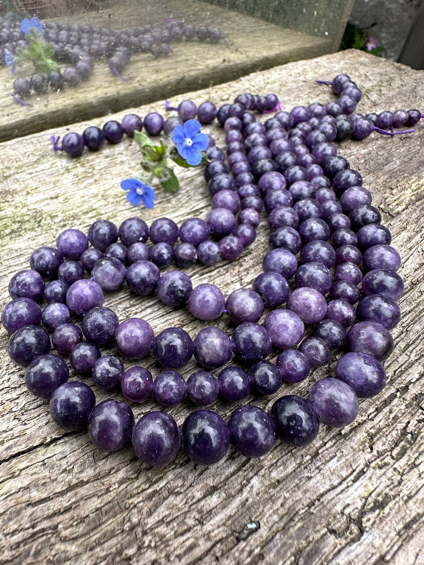 Handmade Purple Lepidolite Round Beads 6 or 8 mm / Purple Gemstone Beads / Sparkling Beads / Jewellery Making Gemstone Beads /