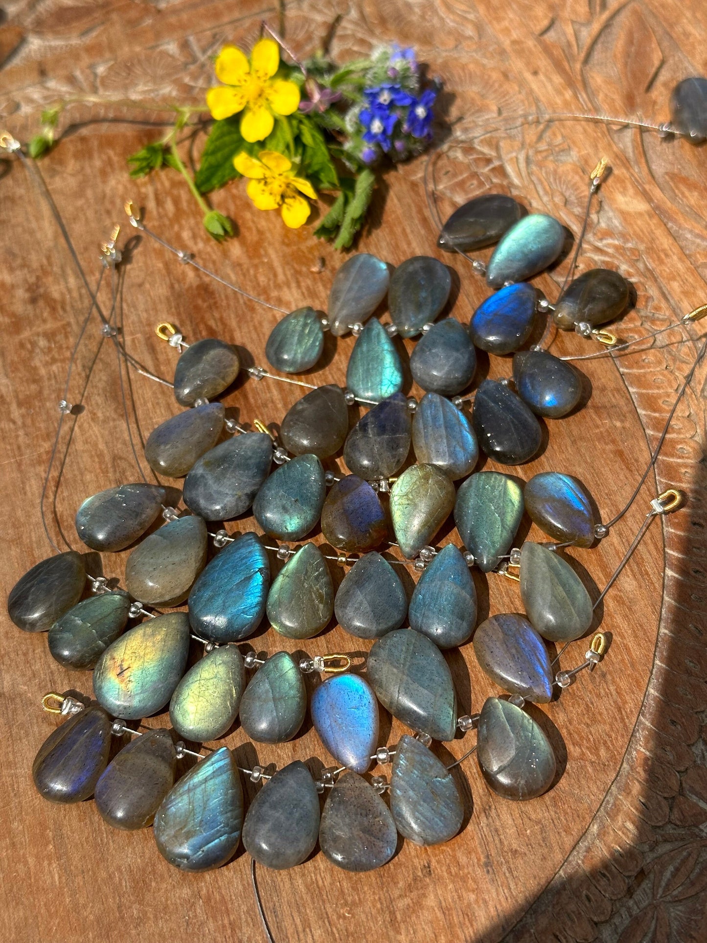 Set of 5 large focal Labradorite Flashy smooth rustic handcut Briolette Teardrop Beads 14-18mm approx / Flashy Labradorite 100% Natural