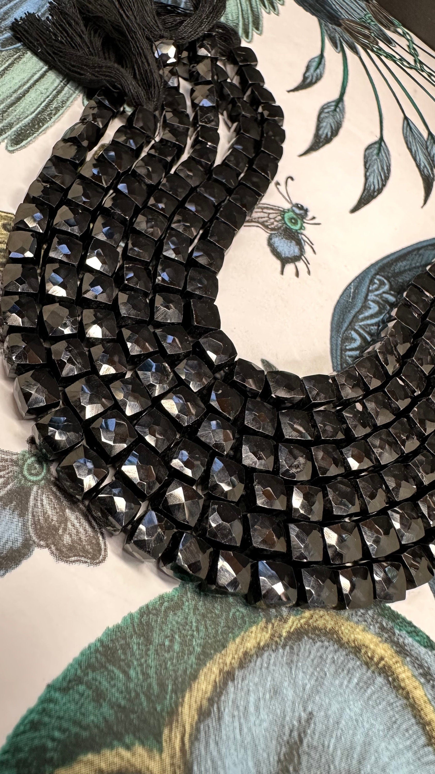 Super sparkly Handcut “black diamond” handcut Spinel faceted cube beads / 6mm